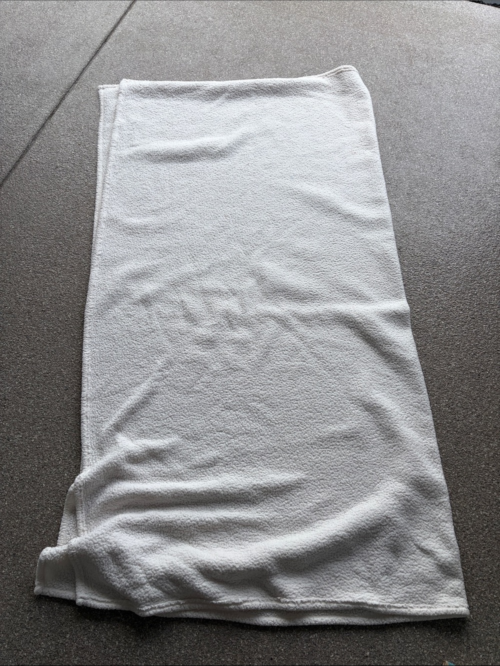 Room Essentials White Plush Throw Blanket - Soft Cozy Layer